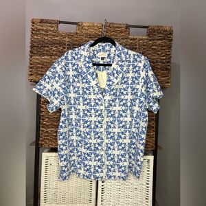 Universal threads women Short Sleeve button down vacation cruise Shirt